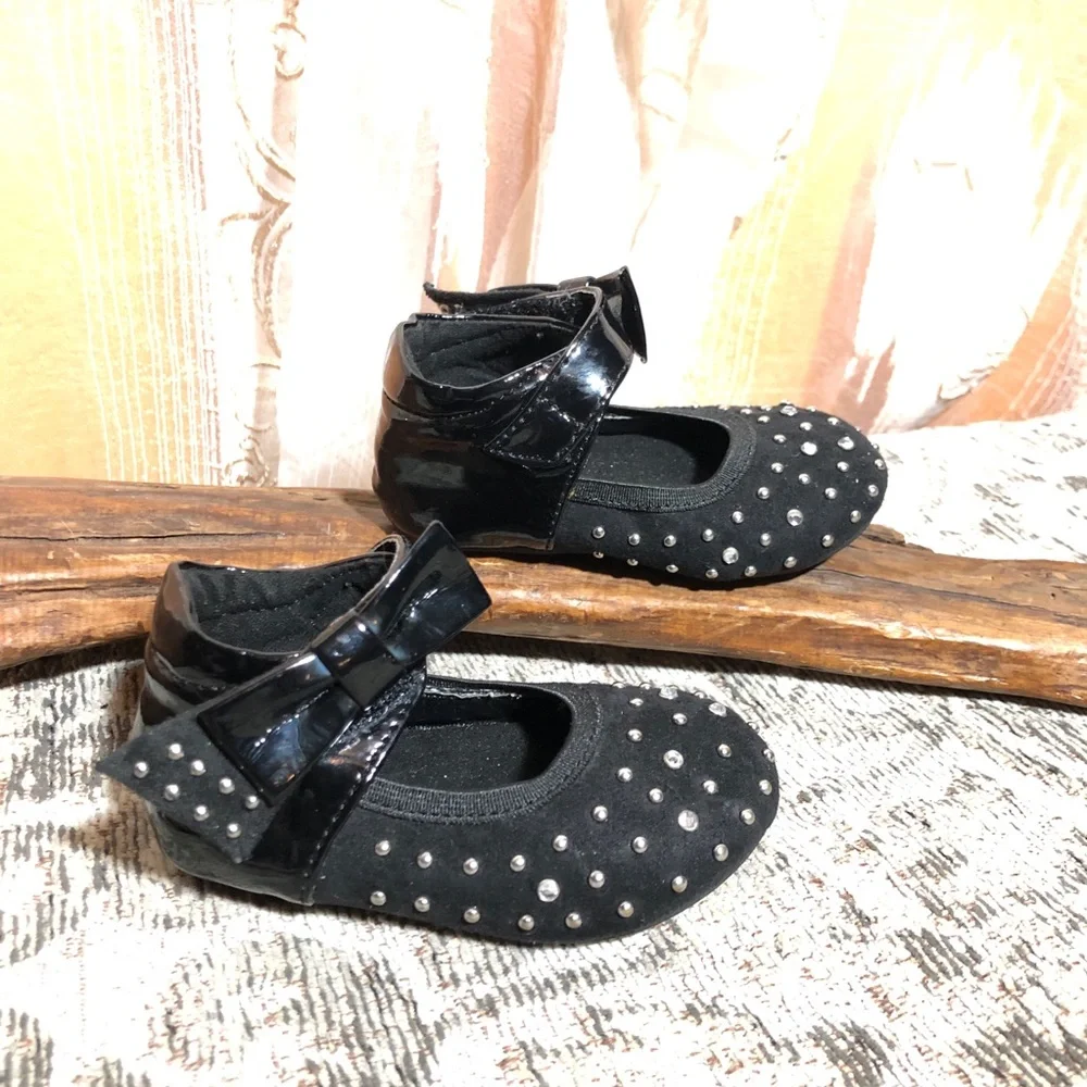 Stuart Weitzman Formal Black Studded Infant Shoes with Bow